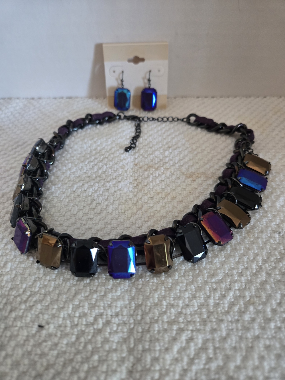 Cistume Jewelry Collar Necklace with Matching Earrings